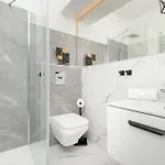 Appartement Apartport Wyjatkowe Z Widokiem Na Port W Gdyni By Renters