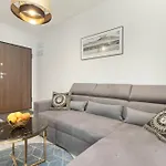 Appartement Apartport Wyjatkowe Z Widokiem Na Port W Gdyni By Renters Gdynia