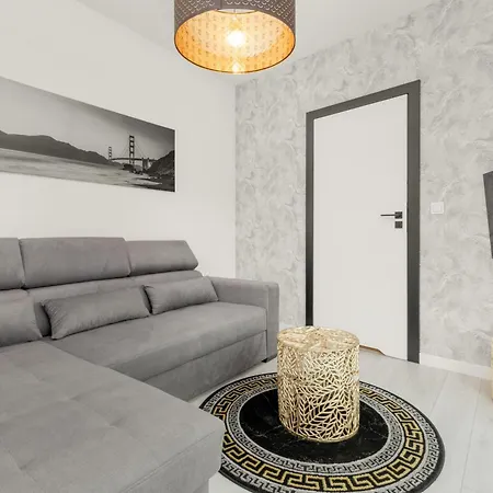 Apartment Apartport Wyjatkowe Z Widokiem Na Port W Gdyni By Renters *