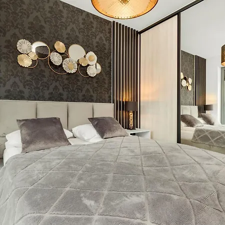 Apartport Wyjatkowe Z Widokiem Na Port W Gdyni By Renters *
