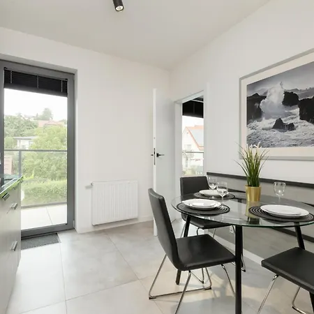 Apartport Wyjatkowe Z Widokiem Na Port W Gdyni By Renters Apartment Gdynia
