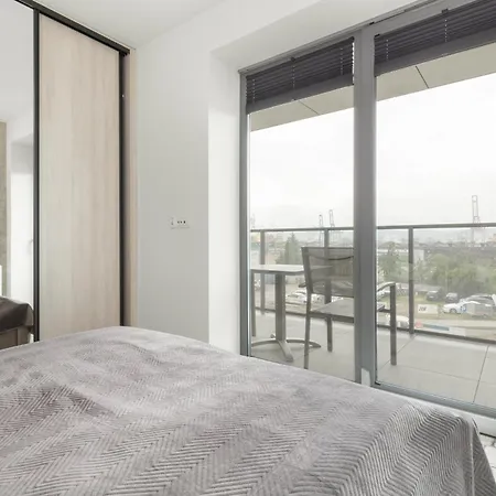 Apartport Wyjątkowe Z Widokiem Na Port W Gdyni By Renters *